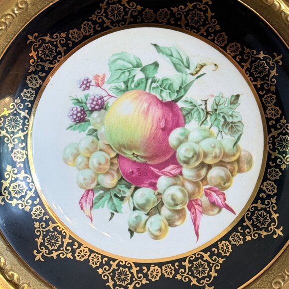 Vintage pair of Regency Bone China/Brass wall plates made in England - Picture 10 of 15